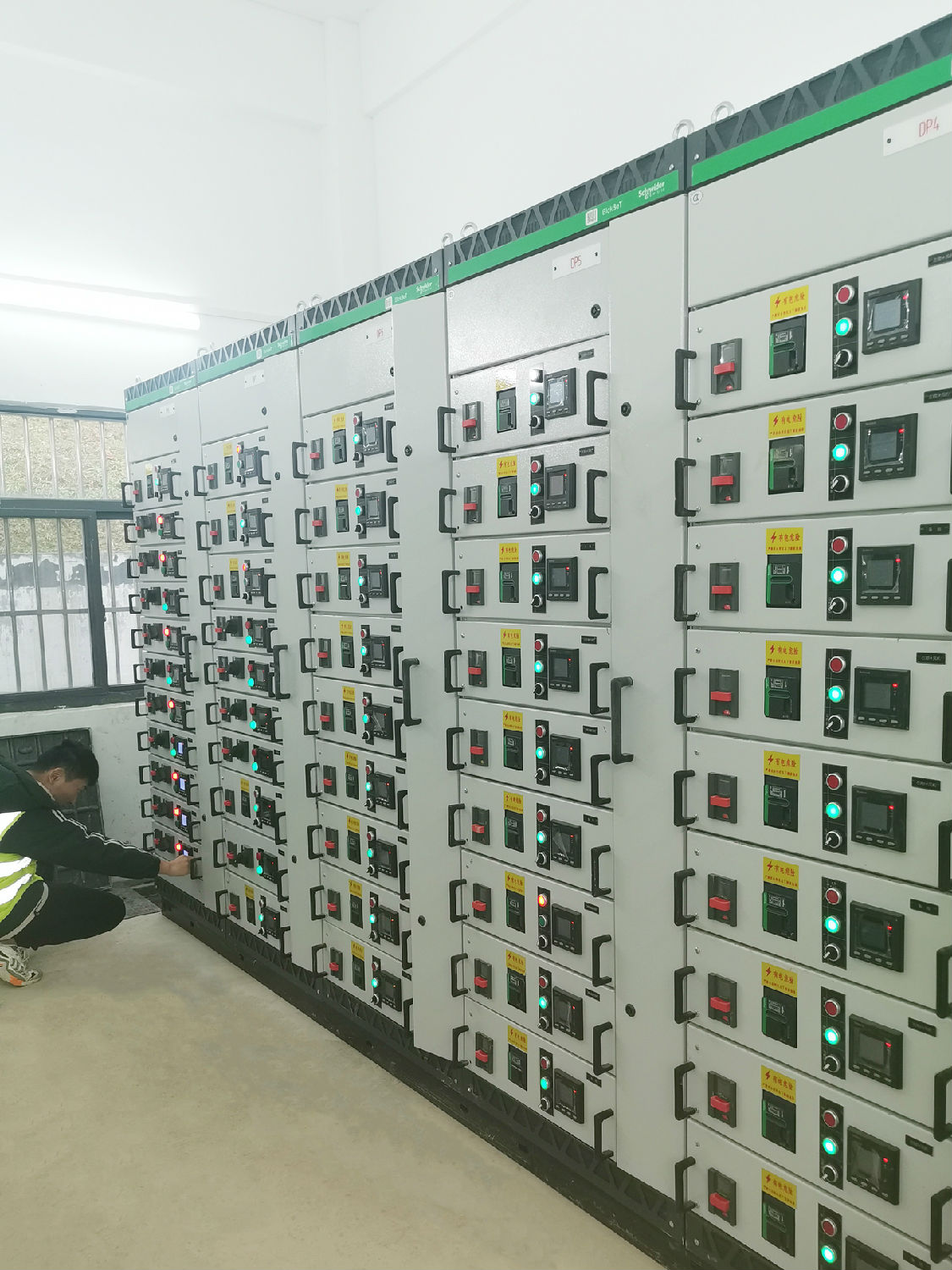 施耐德BlokSeT低壓開(kāi)關(guān)柜 施耐德BlokSeT低壓開(kāi)關(guān)柜