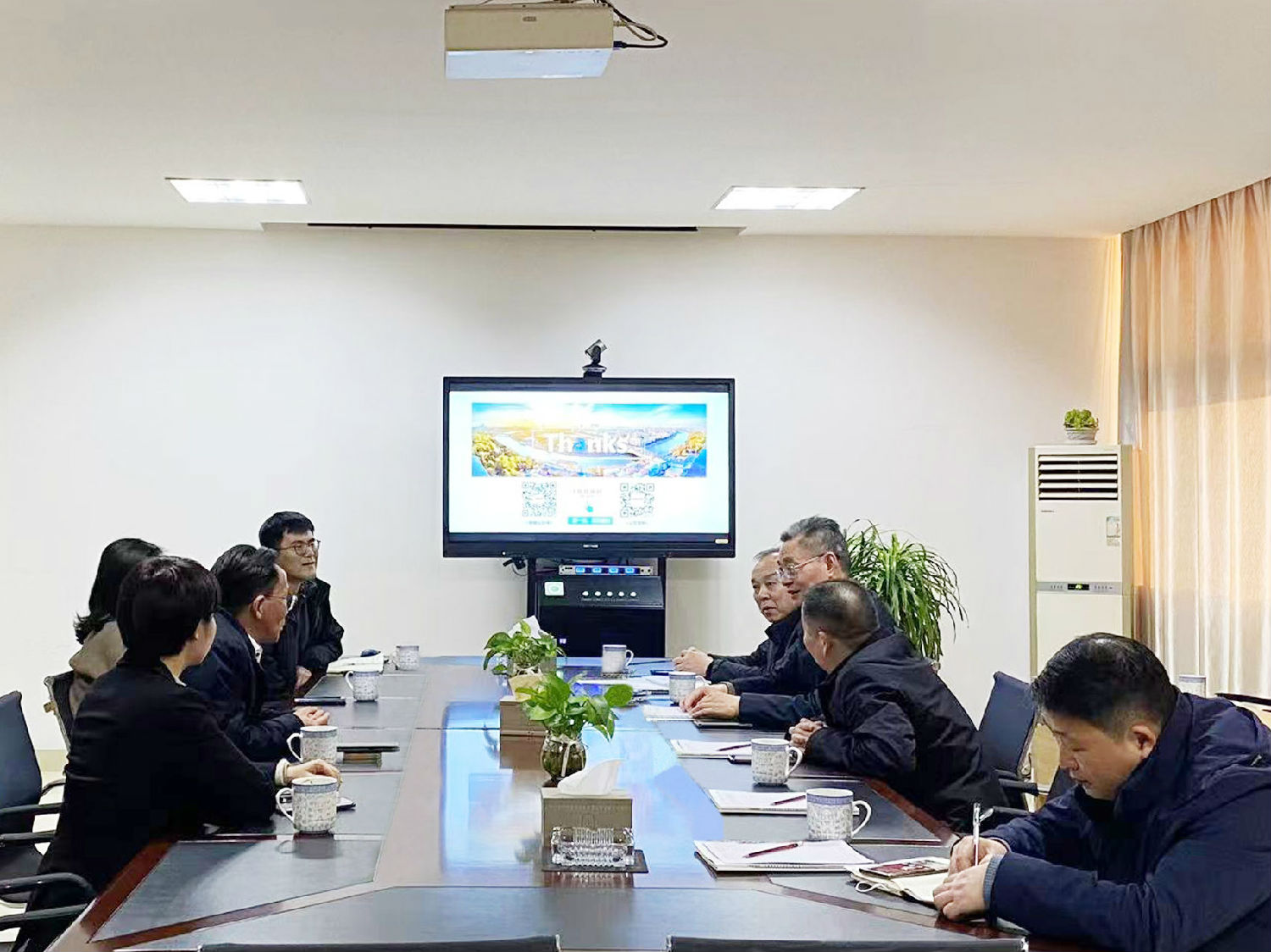 長(zhǎng)豐縣政協(xié)主席俞成山一行蒞臨得潤(rùn)電氣走訪調(diào)研2 長(zhǎng)豐縣政協(xié)主席俞成山一行蒞臨得潤(rùn)電氣走訪調(diào)研2