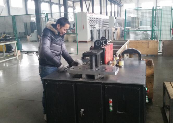 安徽得潤(rùn)電氣技術(shù)有限公司，主營(yíng)：高低壓開(kāi)關(guān)柜，高低壓無(wú)功補(bǔ)償柜，消弧消諧裝置，自動(dòng)化控制系統(tǒng)，綜保、儀表等，全國(guó)統(tǒng)一客服熱線：400-0551-777