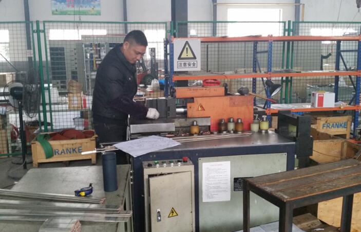 安徽得潤(rùn)電氣技術(shù)有限公司，主營(yíng)：高低壓開(kāi)關(guān)柜，高低壓無(wú)功補(bǔ)償柜，消弧消諧裝置，自動(dòng)化控制系統(tǒng)，綜保、儀表等，全國(guó)統(tǒng)一客服熱線：400-0551-777