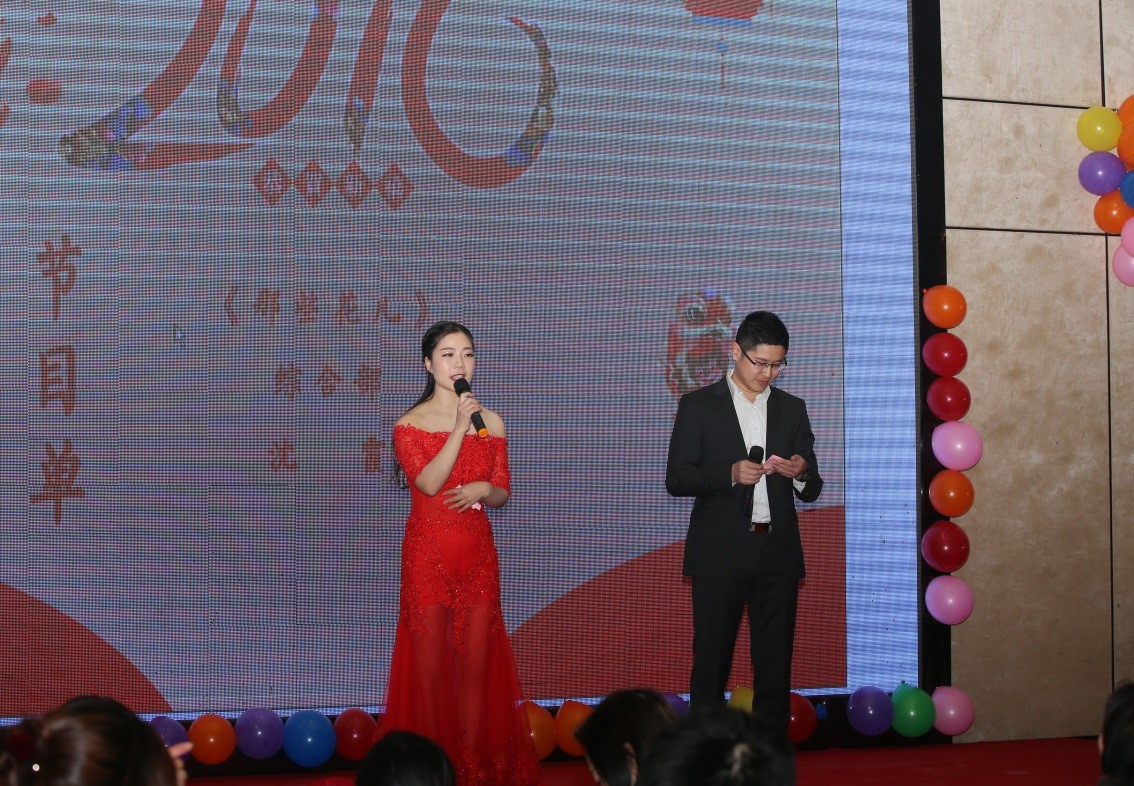 安徽得潤電氣2016迎新晚會(www.apple-st.cn)全國統(tǒng)一客服熱線:400-0551-777 安徽得潤電氣2016迎新晚會(www.apple-st.cn)全國統(tǒng)一客服熱線:400-0551-777