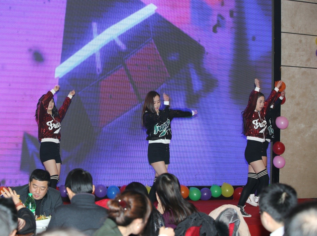 安徽得潤電氣2016迎新晚會(www.apple-st.cn)全國統(tǒng)一客服熱線:400-0551-777 安徽得潤電氣2016迎新晚會(www.apple-st.cn)全國統(tǒng)一客服熱線:400-0551-777