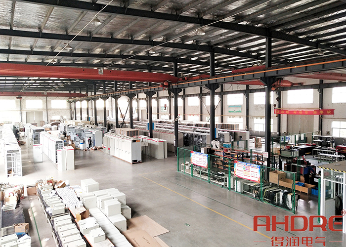 得潤電氣生產(chǎn)車間.jpg 得潤電氣生產(chǎn)車間.jpg