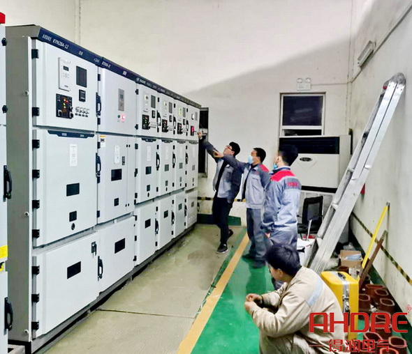 售后調(diào)試工作中的他們2.jpg 售后調(diào)試工作中的他們2.jpg