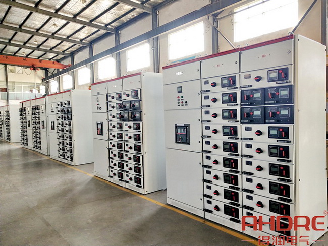 低壓開(kāi)關(guān)柜實(shí)物圖.jpg 低壓開(kāi)關(guān)柜實(shí)物圖.jpg