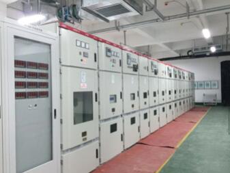 安徽得潤電氣技術(shù)有限公司是一家專注電氣工程咨詢、設(shè)計(jì)、制造、安裝調(diào)試一站式服務(wù)的高新技術(shù)企業(yè)。對(duì)在各種場合如何選擇高低壓電器以及開關(guān)柜有著豐富的理論知識(shí)和工作經(jīng)驗(yàn)，生產(chǎn)的不同電壓等級(jí)的高壓開關(guān)柜、高壓無功補(bǔ)償裝置適合多種工業(yè)、民建等場合。 全國統(tǒng)一客服熱線：400-0551-777