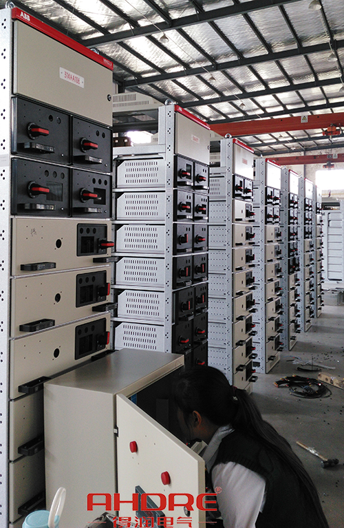 得潤電氣 低壓開關柜生產車間 咨詢熱線:4000551777 得潤電氣 低壓開關柜生產車間 咨詢熱線:4000551777