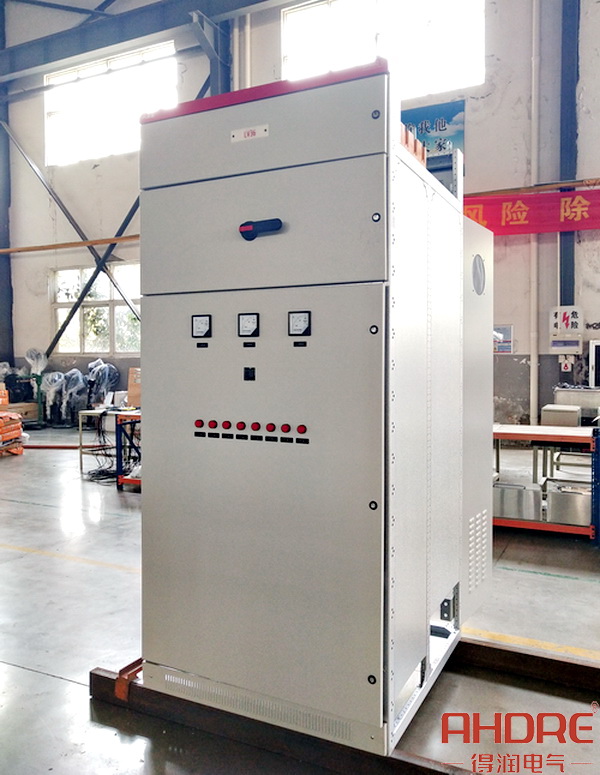 電壓電容補償裝置正面圖.jpg 電壓電容補償裝置正面圖.jpg