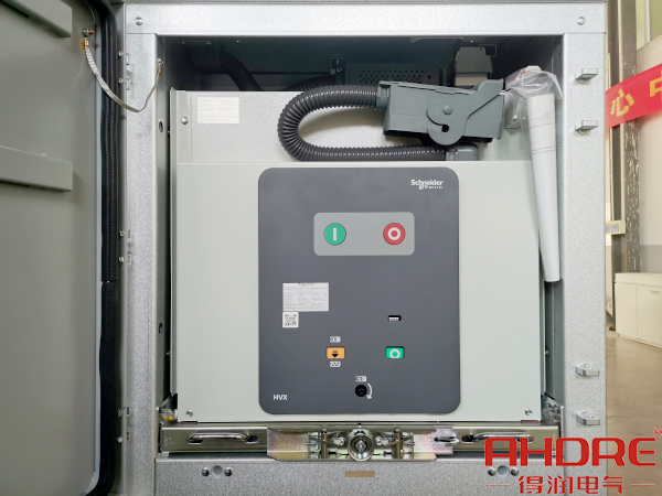 斷路器.jpg 斷路器.jpg