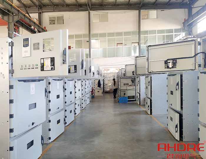 10KV開(kāi)關(guān)柜實(shí)物圖.jpg 10KV開(kāi)關(guān)柜實(shí)物圖.jpg