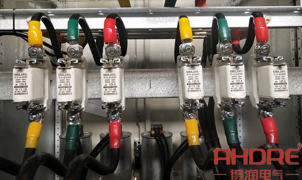 低壓熔斷器.jpg 低壓熔斷器.jpg