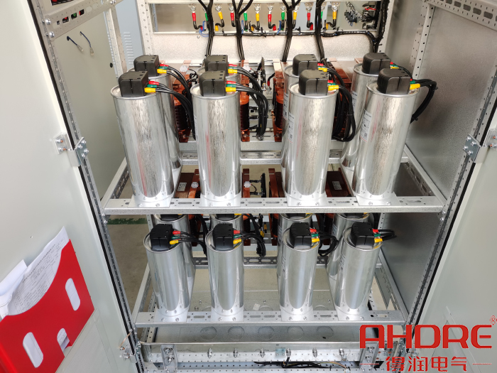 電容器.jpg 電容器.jpg