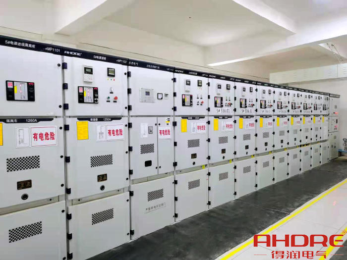 高壓柜現(xiàn)場圖.jpg 高壓柜現(xiàn)場圖.jpg